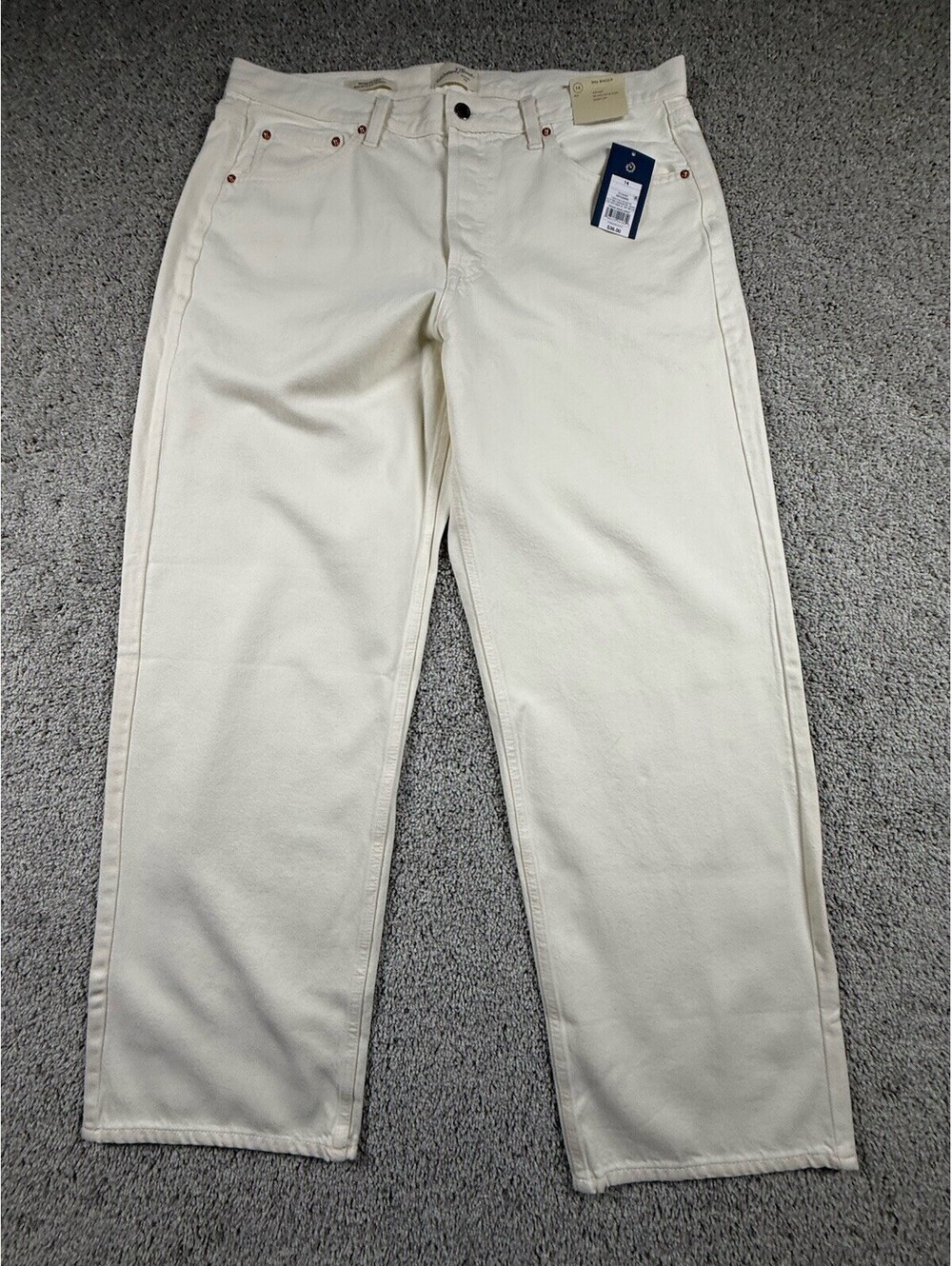 NWT Women's Universal Thread 90's Baggy Relaxed Fit Size 14 Denim Jeans Ivory